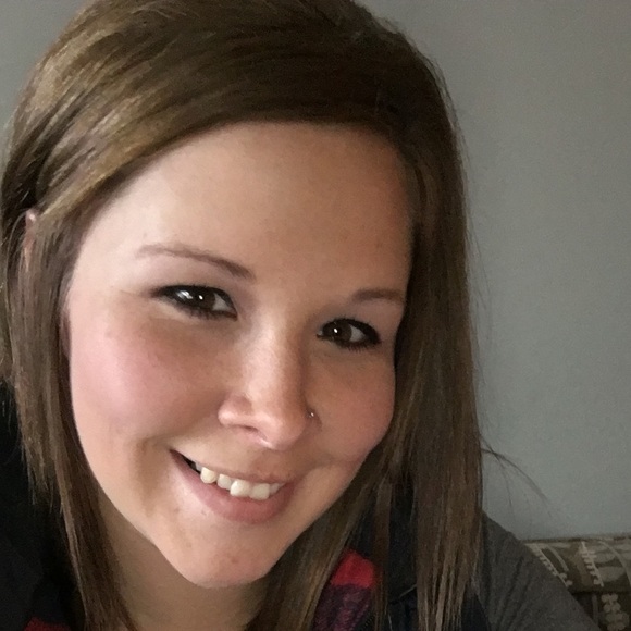 Meet your Posher, Amanda - Picture 1 of 1